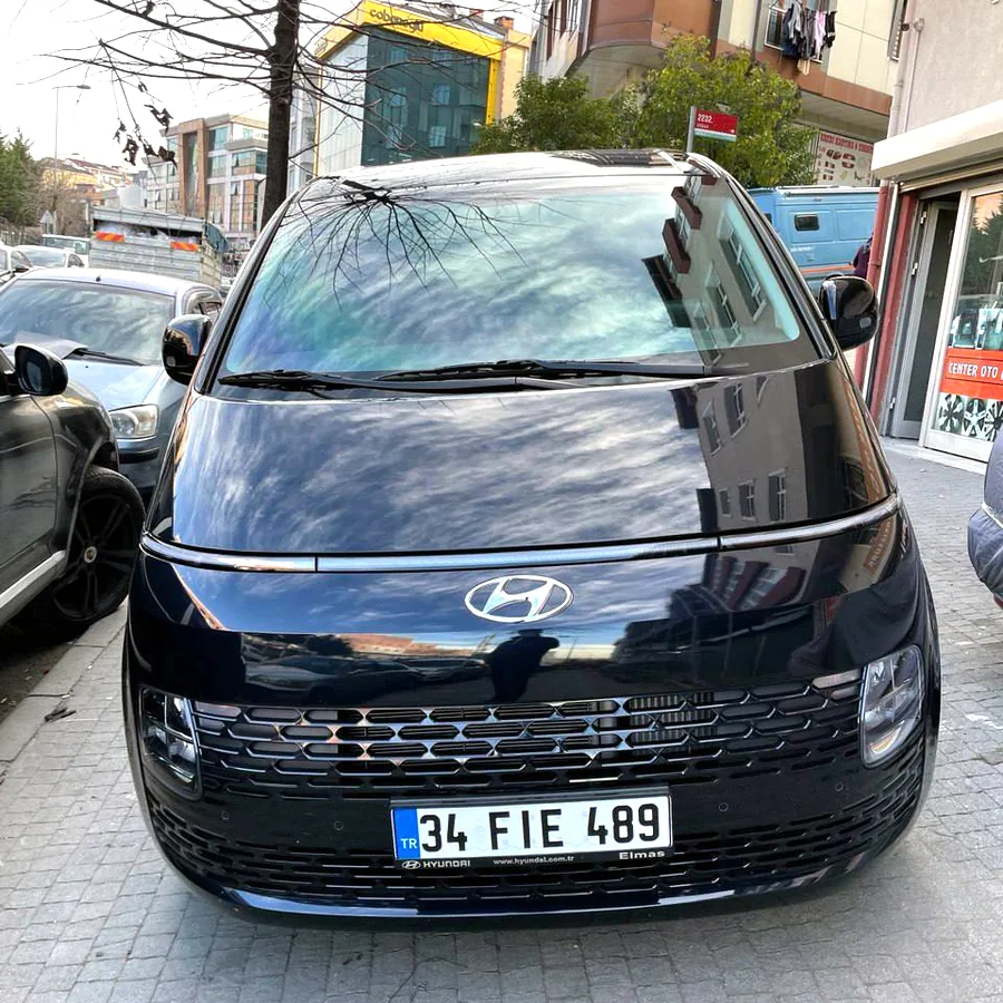 Hyundai Staria 2022, 2.2 дизель, пробег 30 000 км