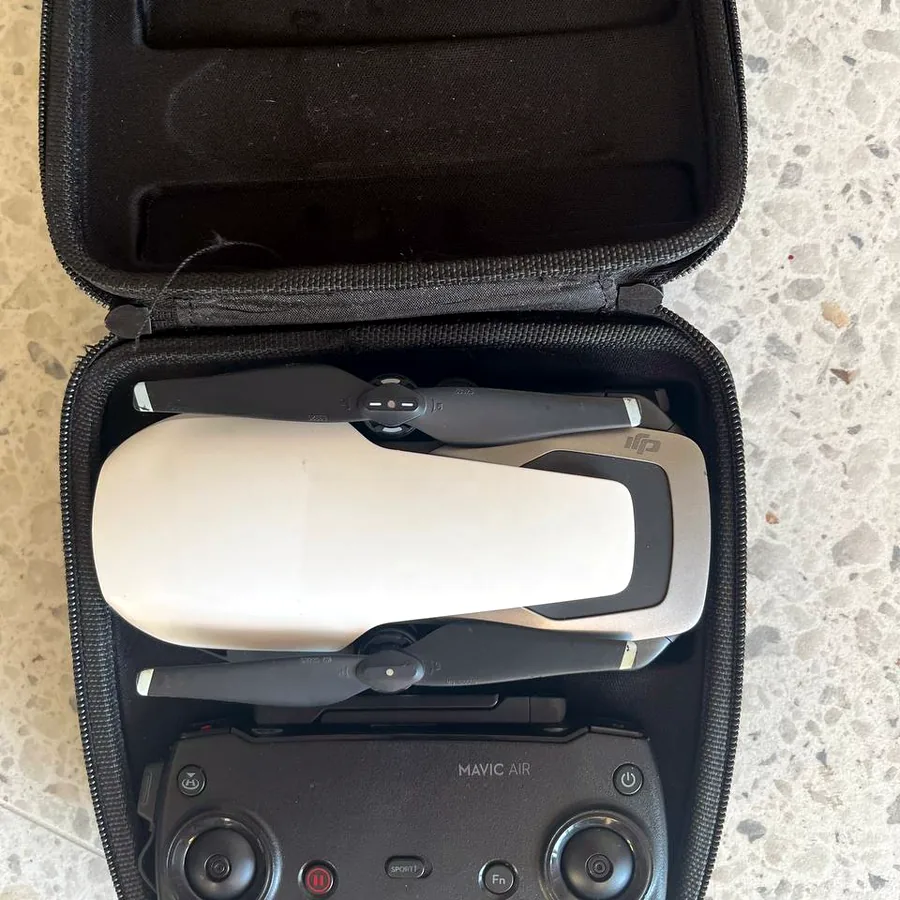 Дрон DJI Mavic Air с аксессуарами