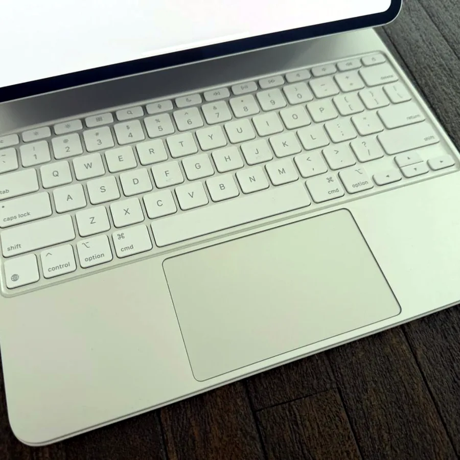 Apple Magic Keyboard для iPad Pro 13, белая