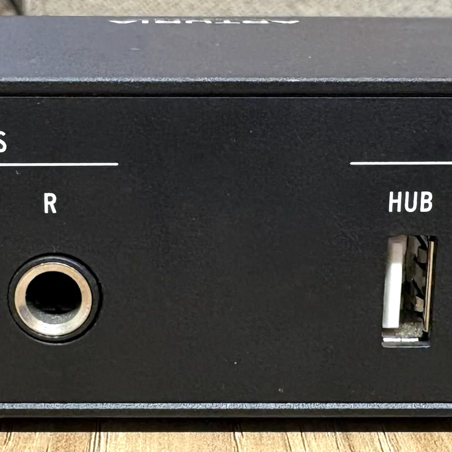 Аудиокарта Arturia Mini Fuse 1