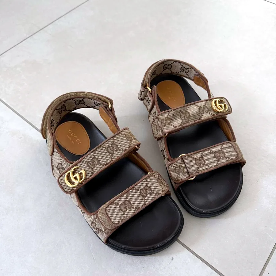 Сандалии Gucci GG Canvas