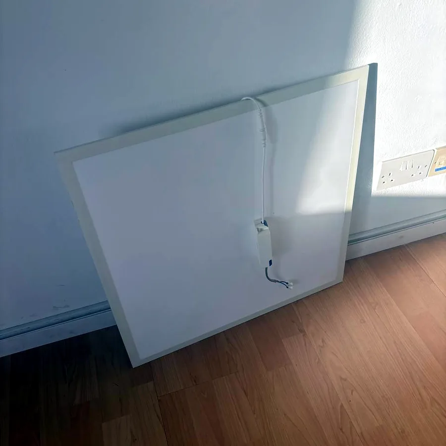 Потолочные лампы 60x60 см, 16 шт