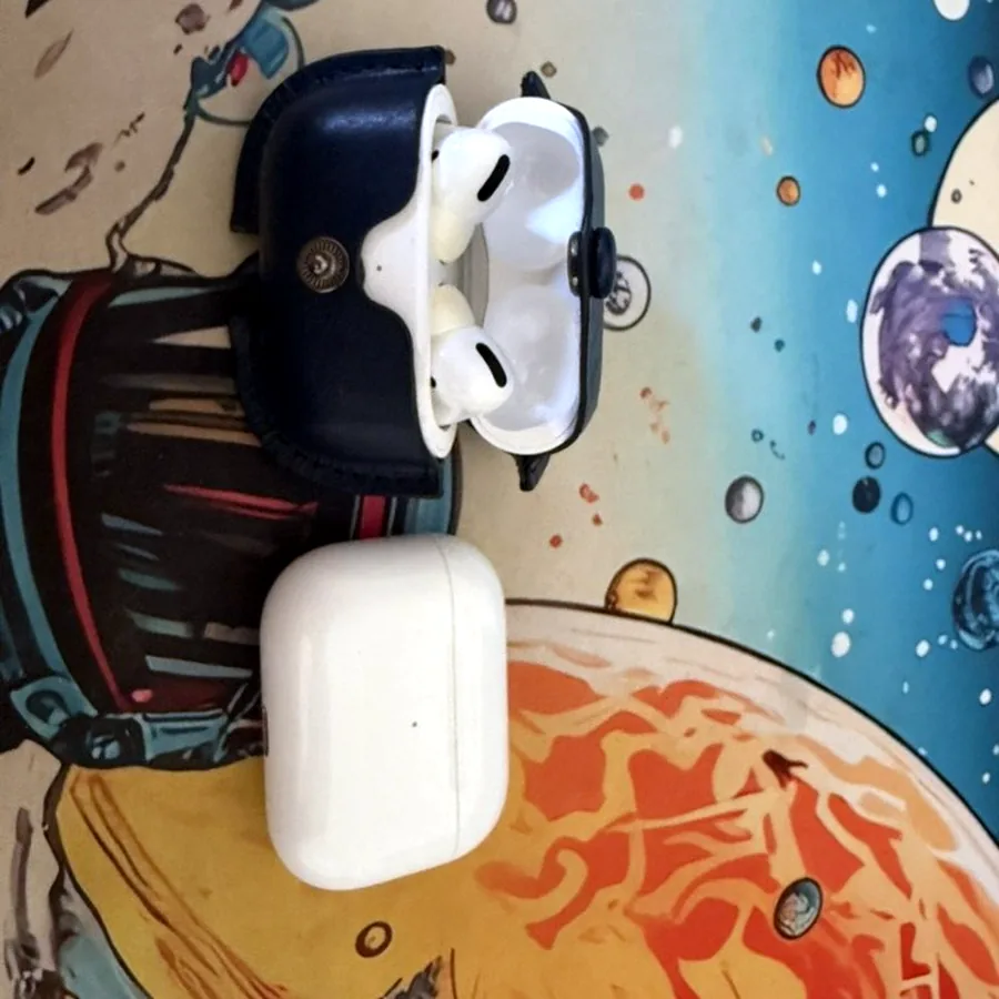 AirPods Pro 1-го поколения с кейсом