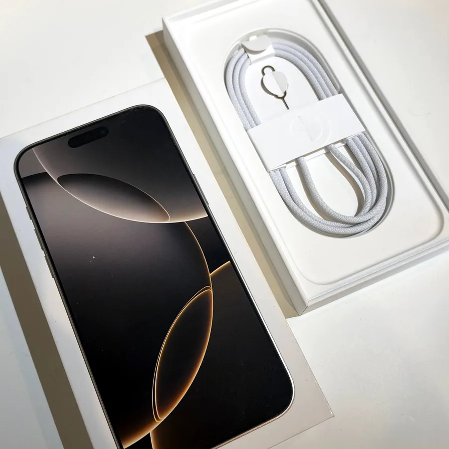 iPhone 16 Pro Max 256GB, Natural Titanium