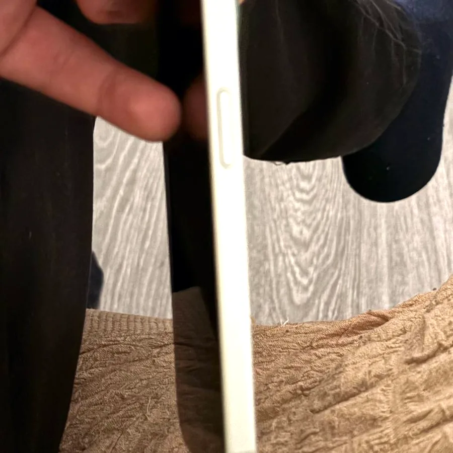 iPhone 15 128GB зелёный, идеальное состояние
