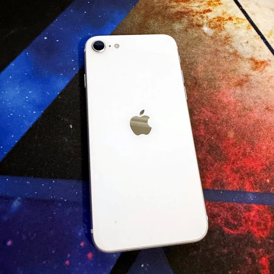 iPhone SE 2020, 128 GB, батарея 78%