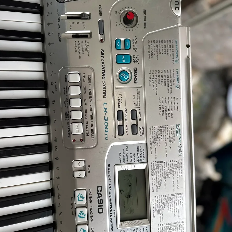 Синтезатор Casio LK-300TV-P