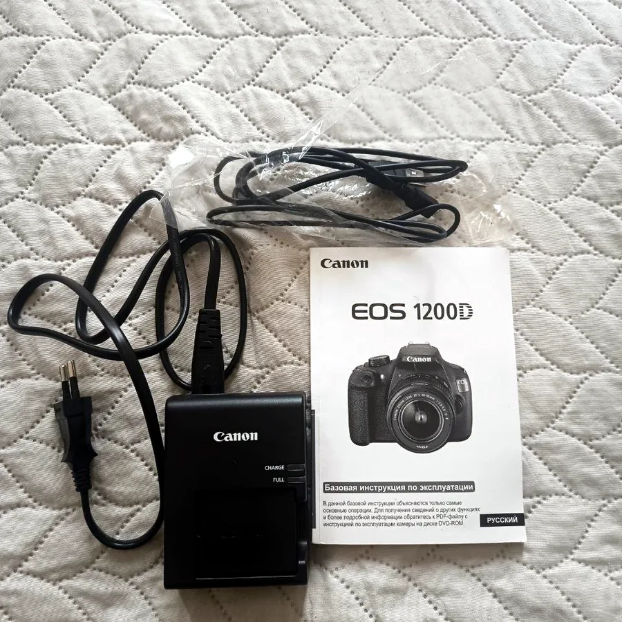 Фотоаппарат Canon EOS 1200D, идеальное состояние