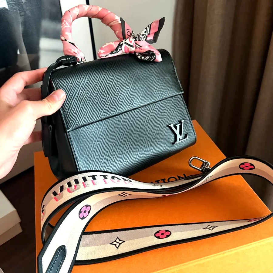 Сумка Louis Vuitton, почти новая