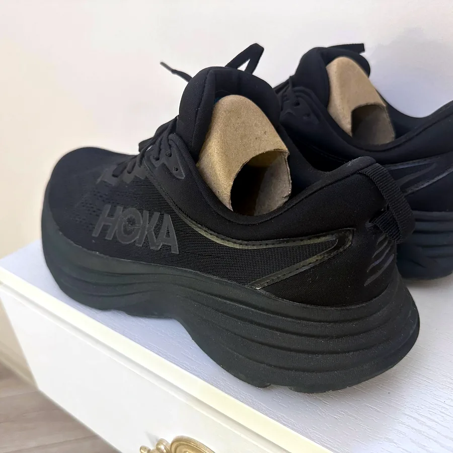 Кроссовки HOKA Bondi 8, практически новые