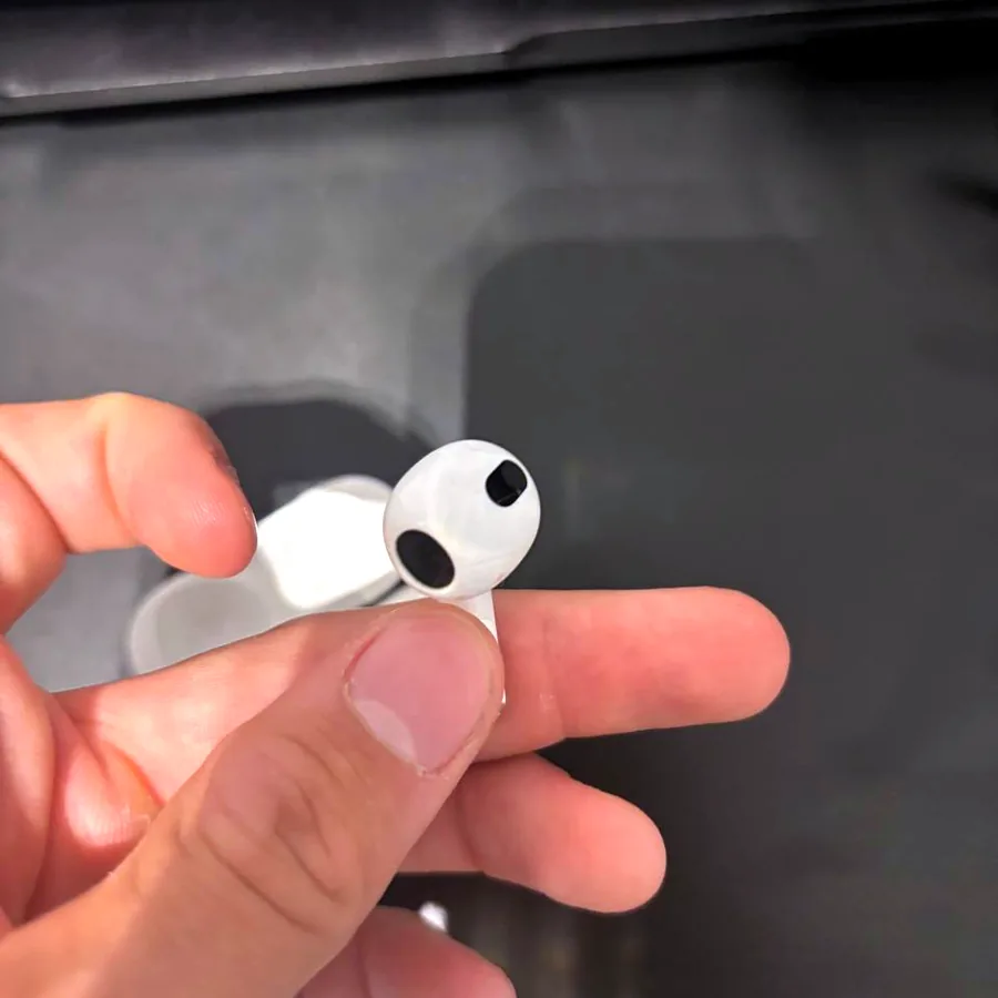 Apple AirPods 2-го поколения