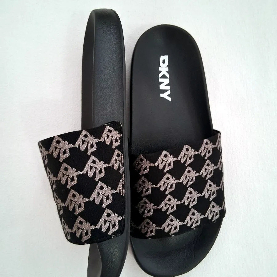 Шлёпки DKNY, размер 37,5-38, новые