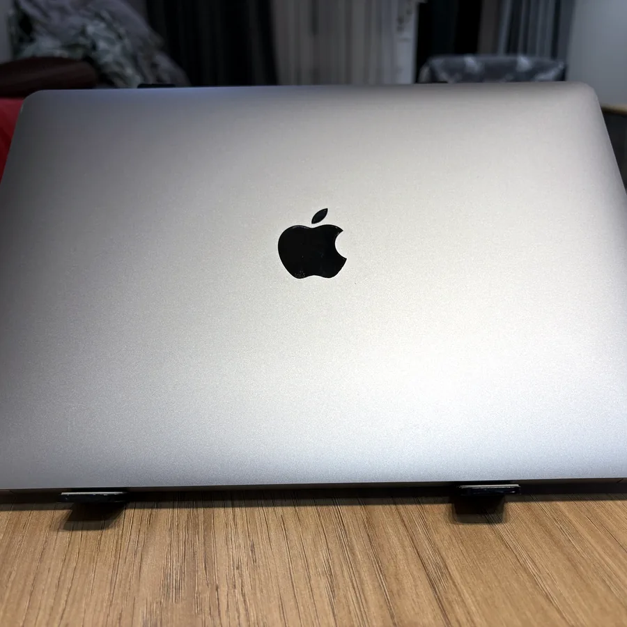 MacBook Air M1, 16 ГБ, 256 ГБ