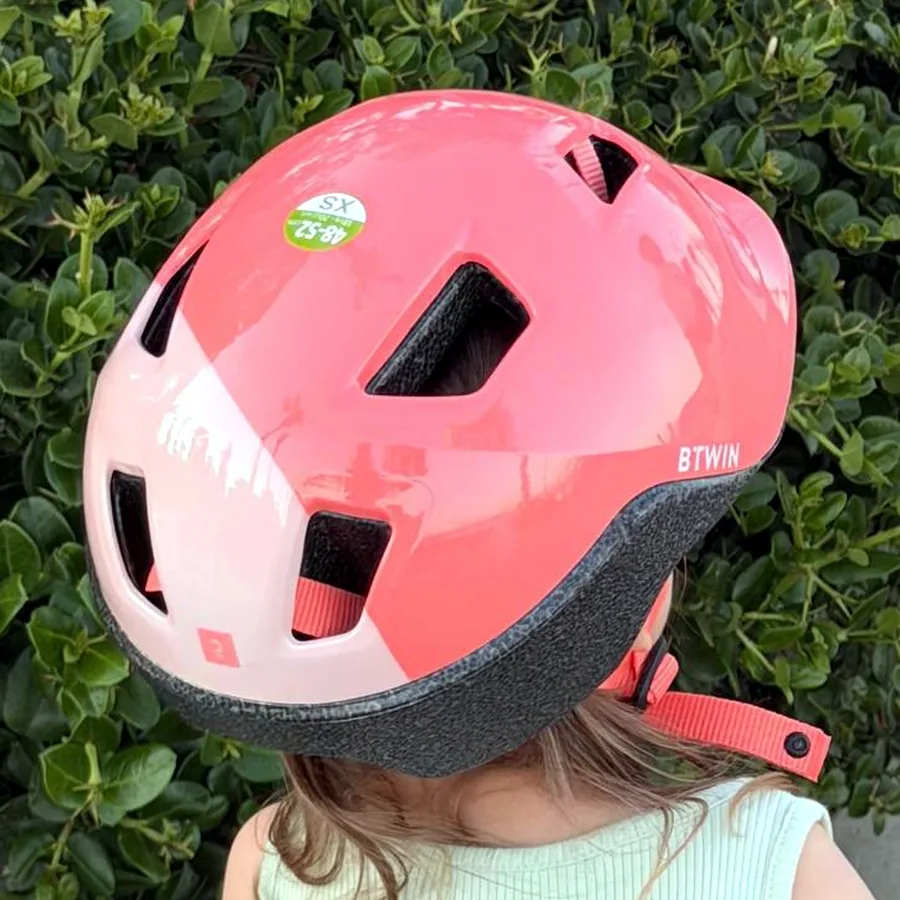 Беговел KinderKraft и шлем BTWIN