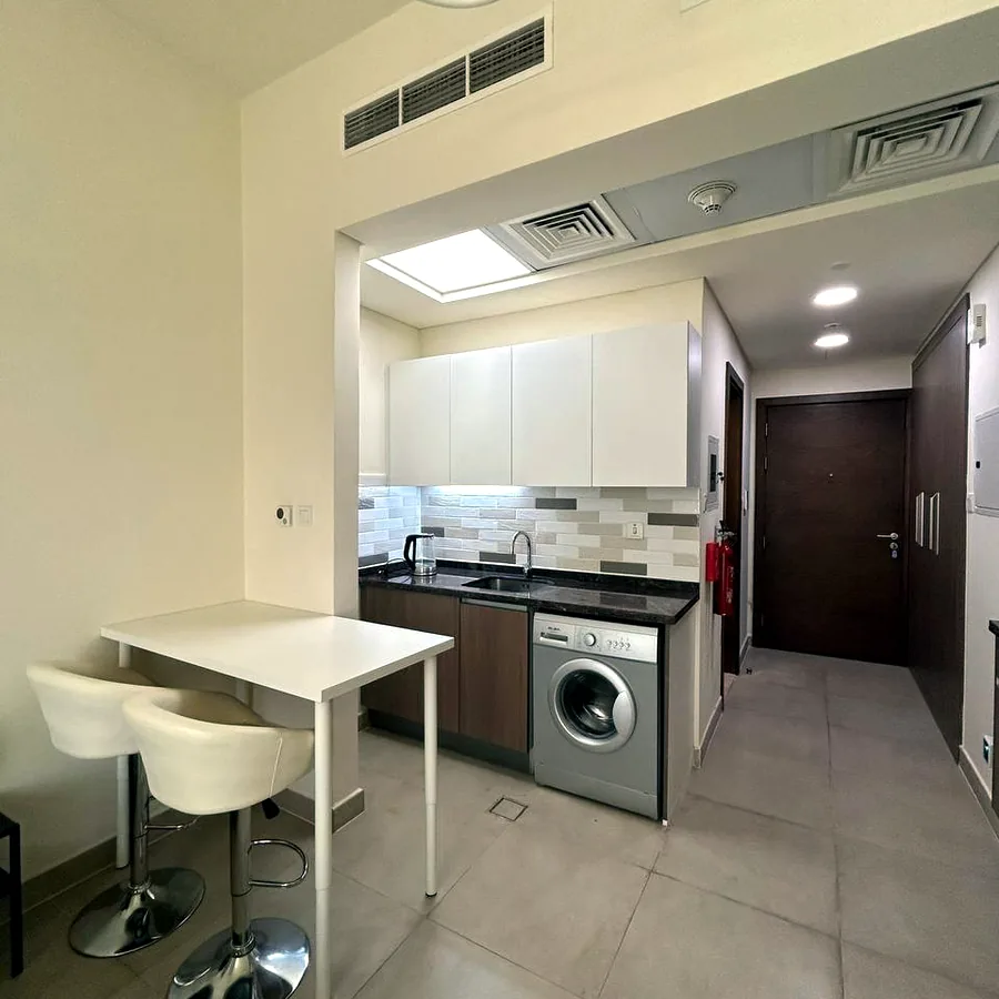 Studio в Al Furjan Azizi Plaza