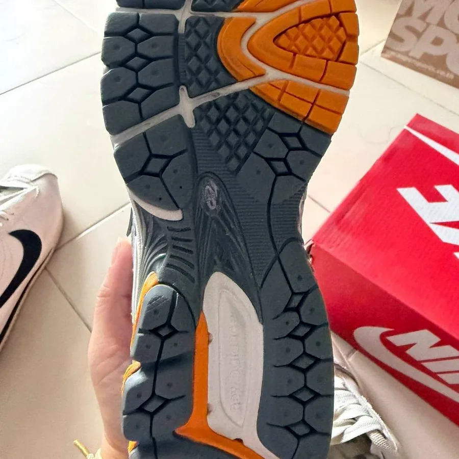 New Balance 1906R Silver Orange, размер 37