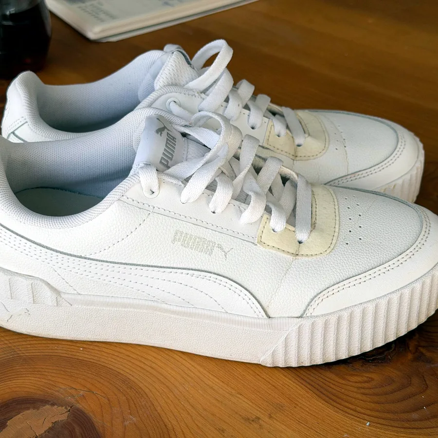 Кроссовки женские Puma, размер 38