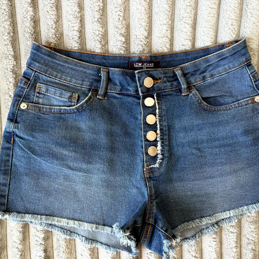 Бежевые шорты LCW Jeans, размер 26