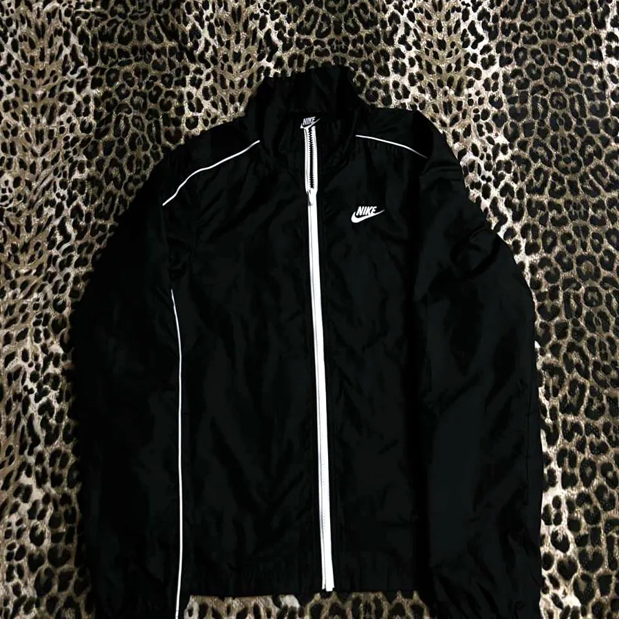 Nike оригинал, идеальное состояние