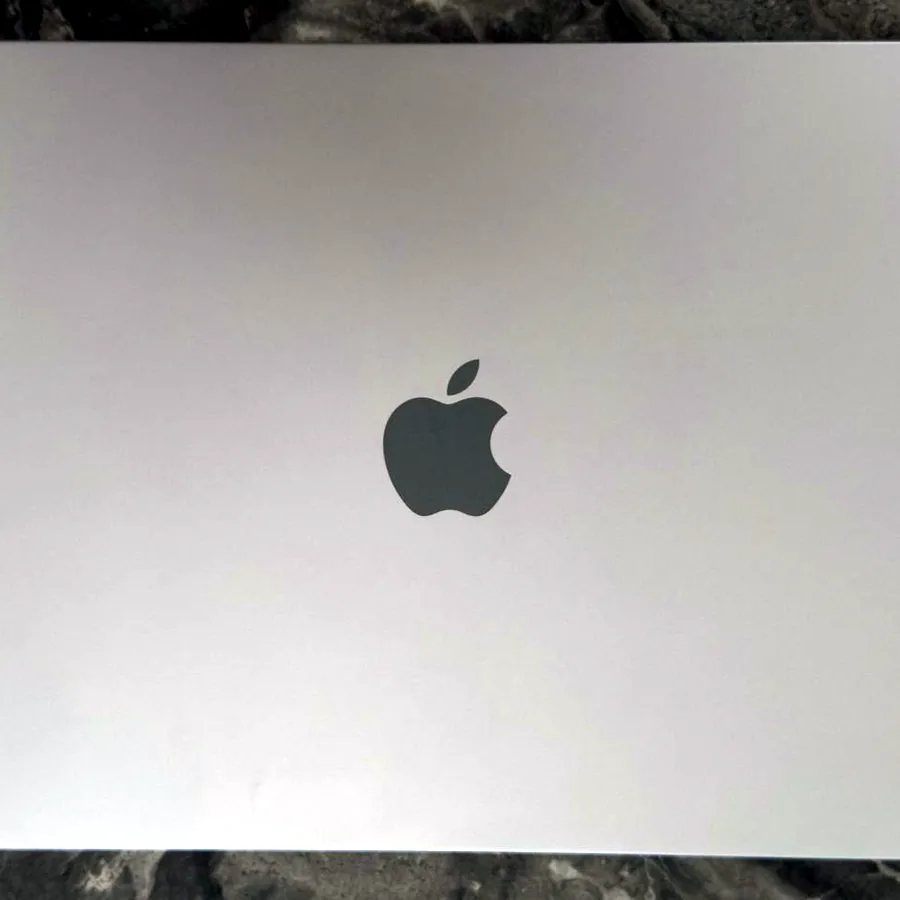 MacBook Air 15 M2, 8 ГБ, 256 ГБ SSD