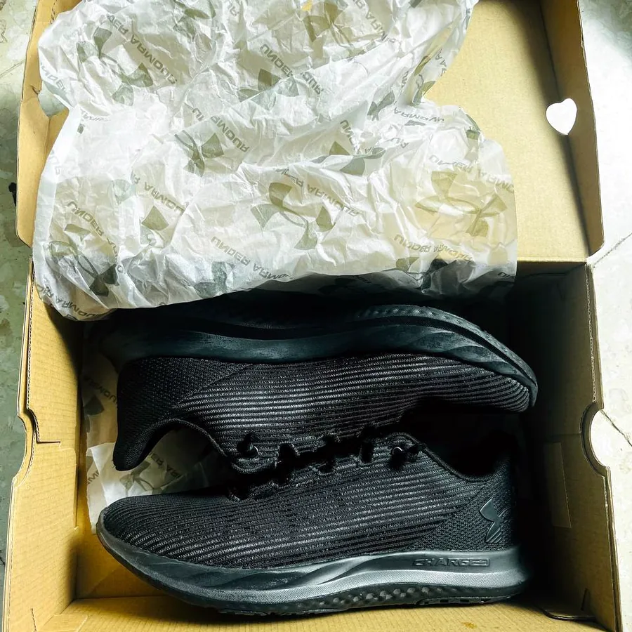 Кроссовки Under Armour Charged Speed Swift, размер 7 US