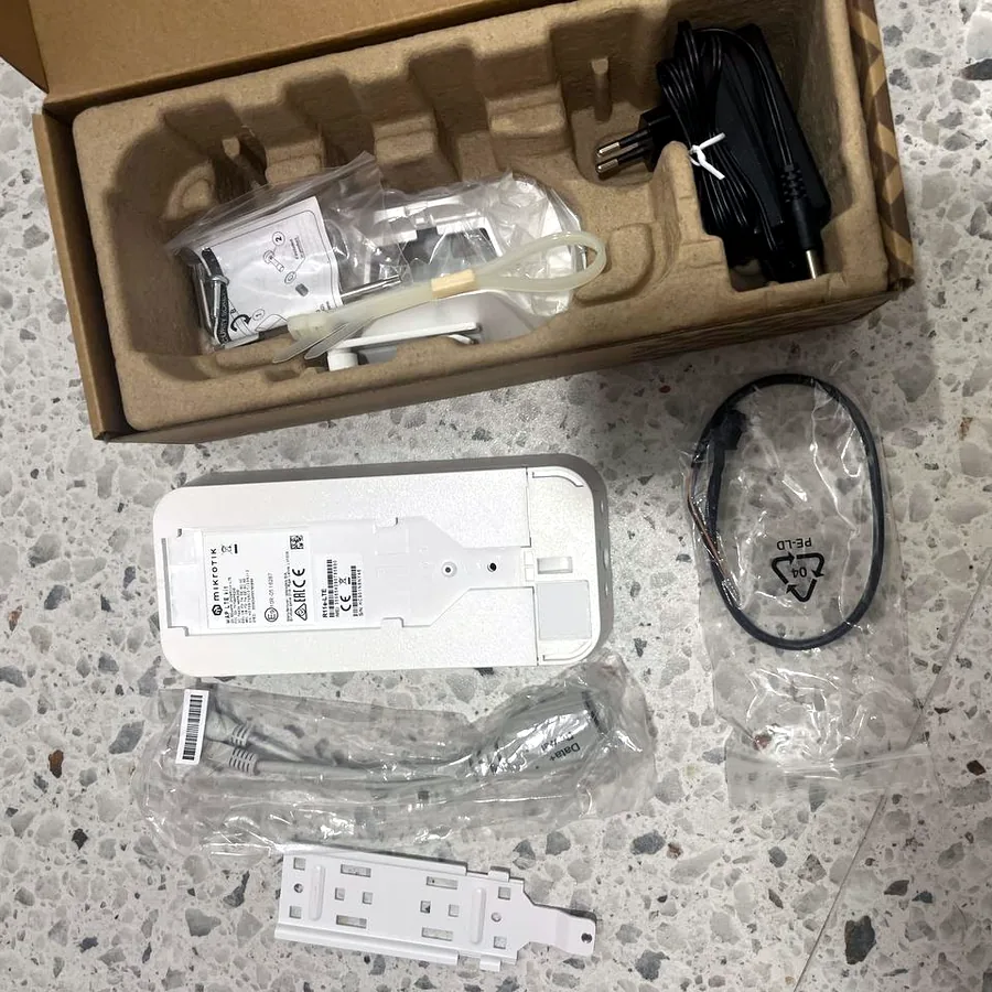 Mikrotik wAP LTE kit, точка доступа с модемом