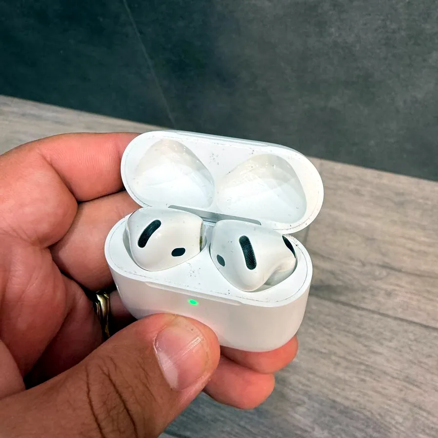 AirPods 4 ANC с беспроводной зарядкой