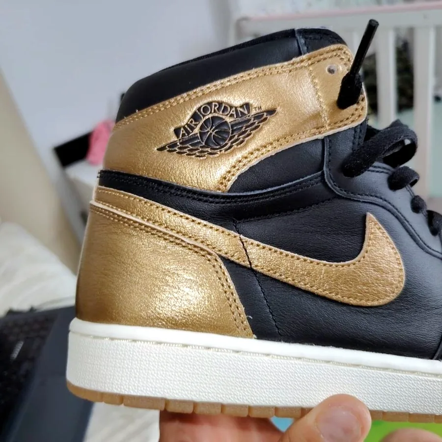 Jordan 1 Mid Metallic Gold, размер 44