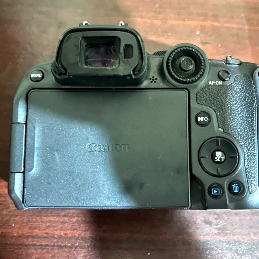 Фотоаппарат Canon R7, пробег 20 000 км