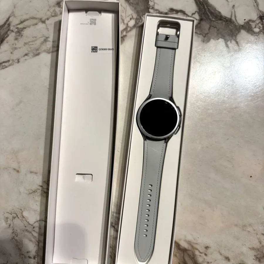 Samsung Galaxy Watch6 Classic 47mm Silver, новые