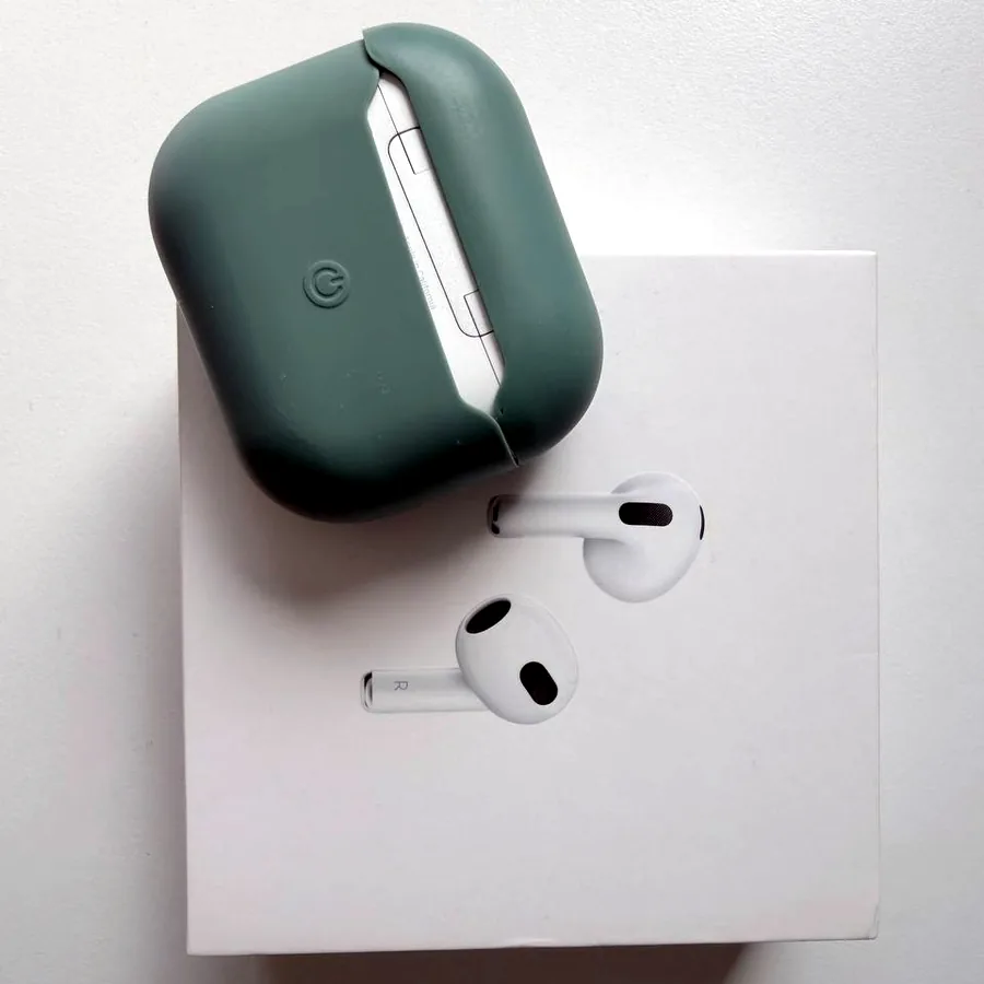 Apple AirPods 3rd Gen с MagSafe, левый наушник тихий