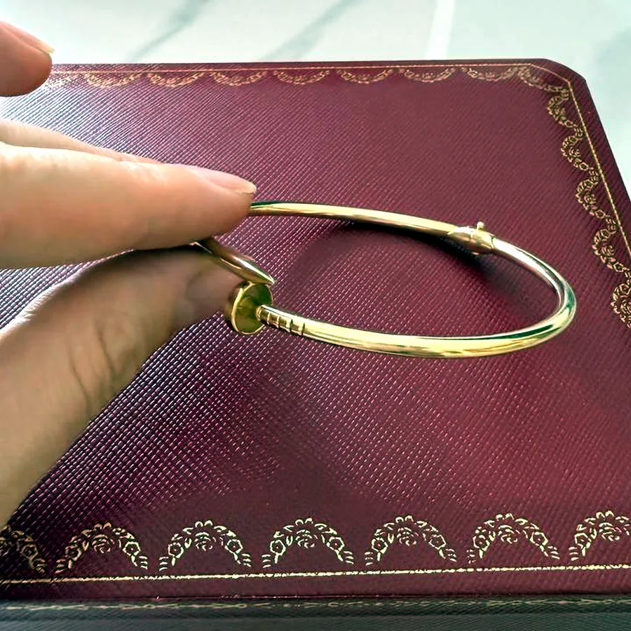 Золотой браслет в стиле Cartier, 7 г