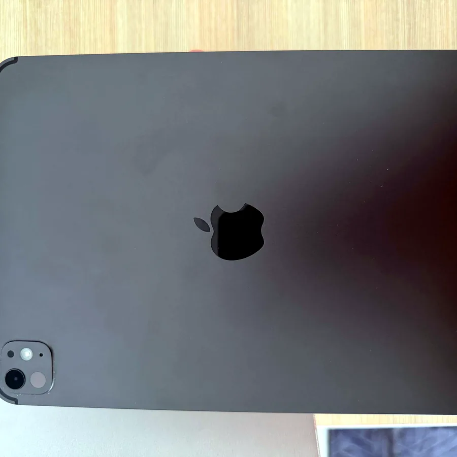 iPad Pro 11 M5 Wi-Fi 256GB с Magic Keyboard
