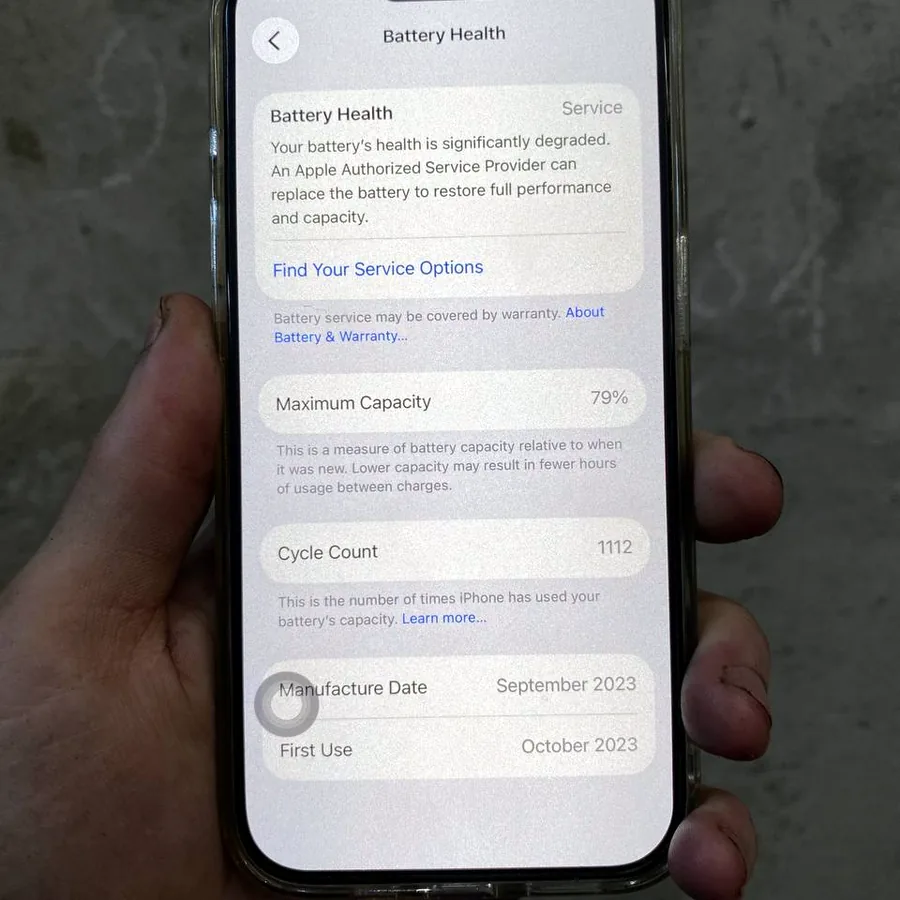 iPhone 15 Pro, 256 GB, заводское состояние