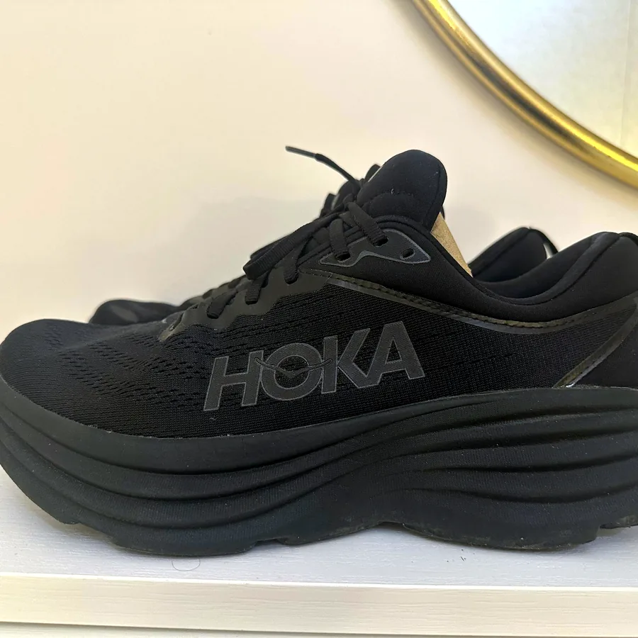 Кроссовки HOKA Bondi 8, практически новые