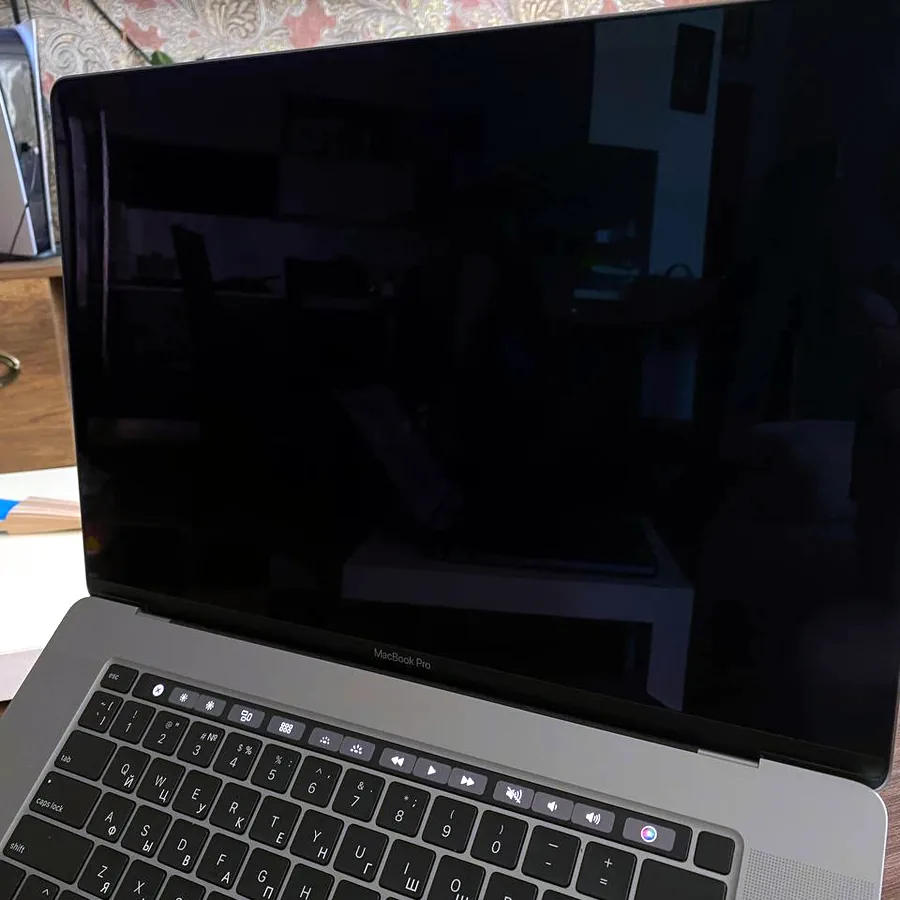 MacBook Pro 16 2019, Intel i7, 16GB RAM, 500GB SSD