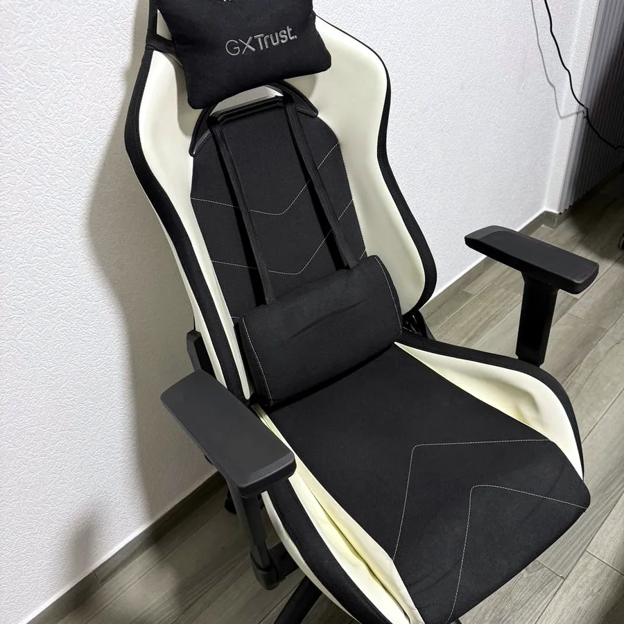 Игровое кресло GX Trust GXT 714W, тканевое