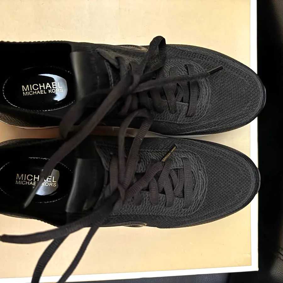 Кроссовки Michael Kors, размер 38, новые