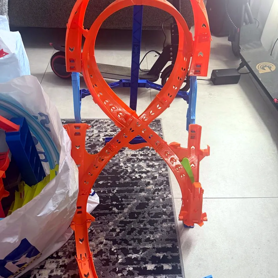 Большой набор Hot Wheels