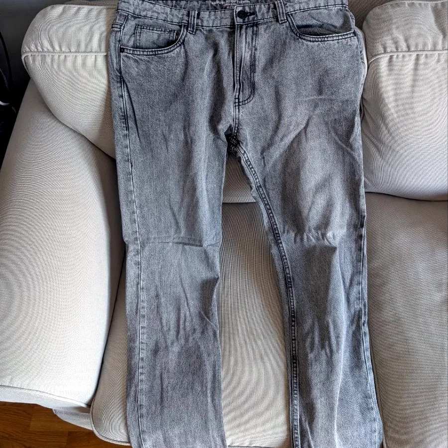 Джинсы и штаны Reserved и OVS, размеры 32-34