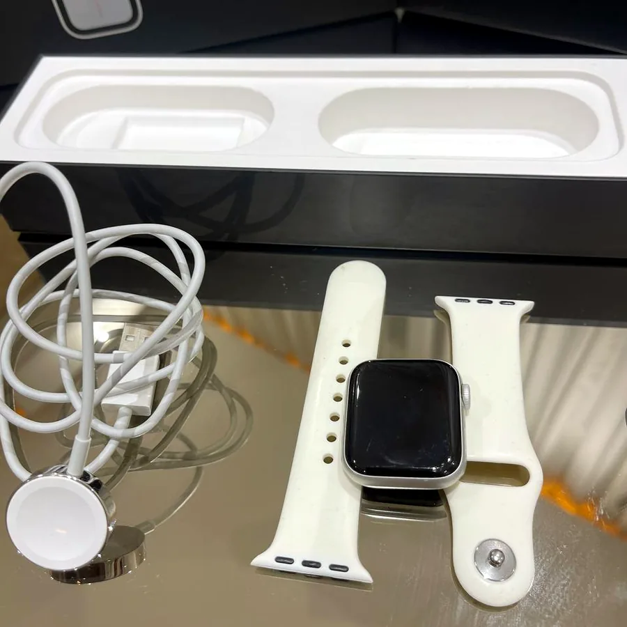 Apple Watch 5, 40 mm