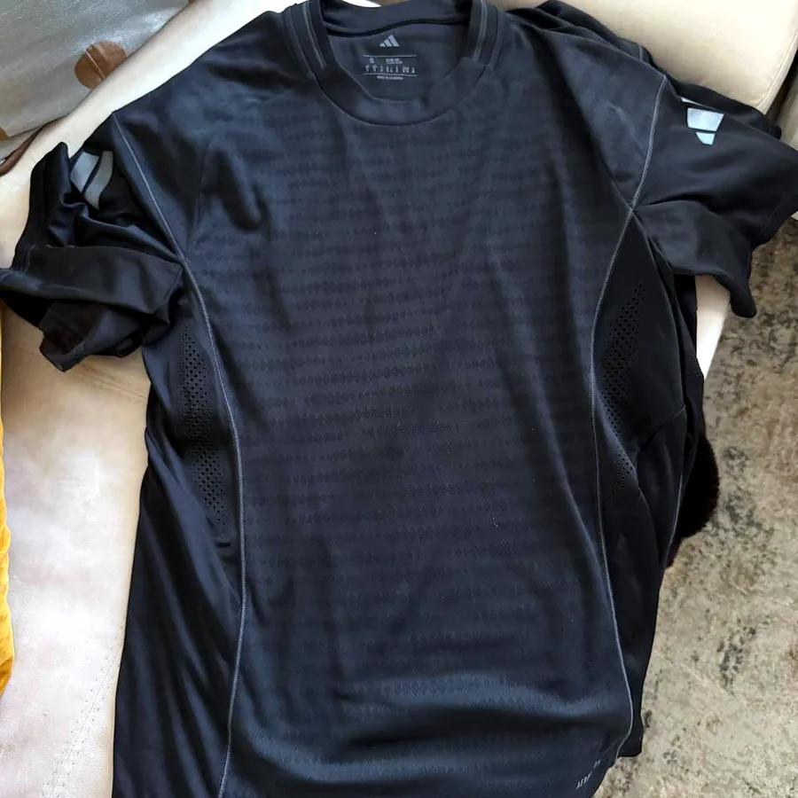 Три футболки Adidas, размер S