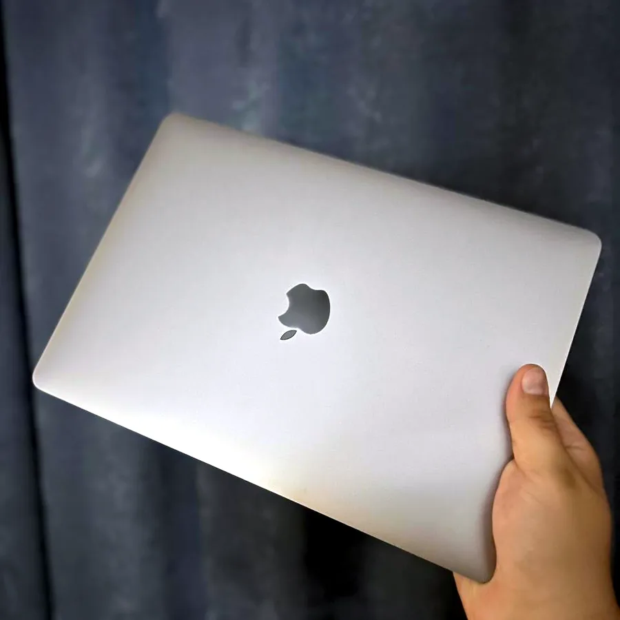 MacBook Air 2020, Intel Core i3, 8/256 ГБ