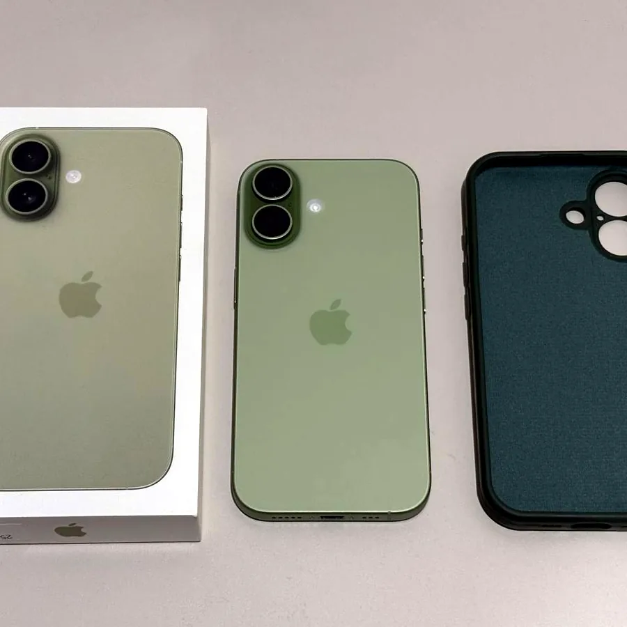 iPhone 17, 256 GB, Sage, как новый