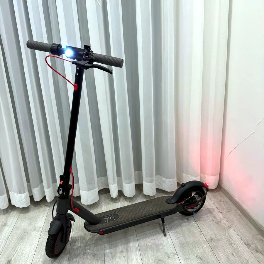 Электросамокат Kickscooter новый, 40 км запас