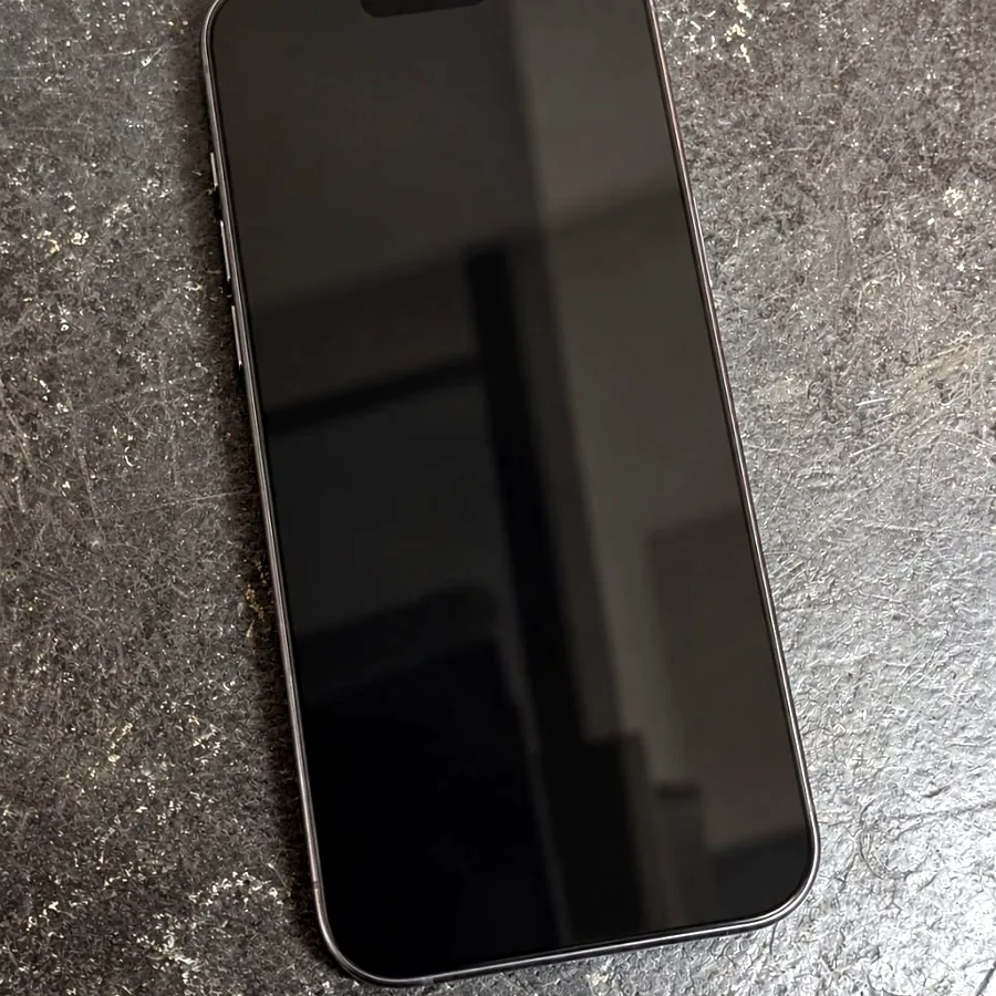 iPhone 16 Pro Max 256 ГБ, чёрный титан