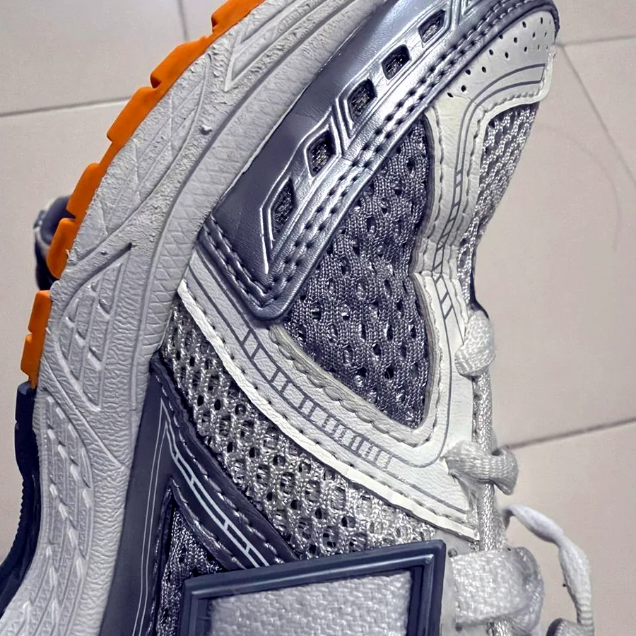 New Balance 1906R Silver Orange, размер 37