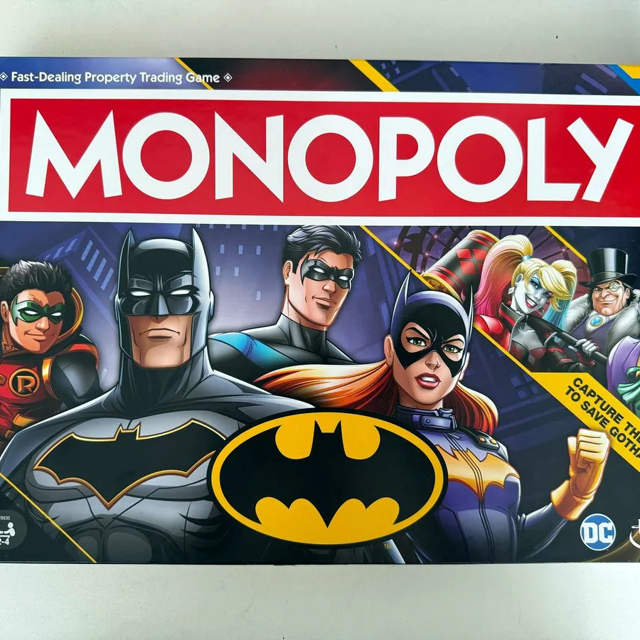 Настольная игра Монополия Бэтмен, новая