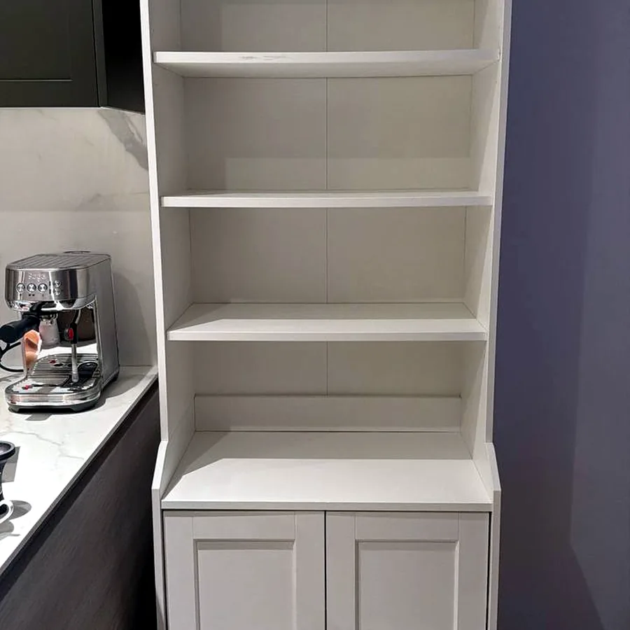 Полка Ikea с небольшим дефектом