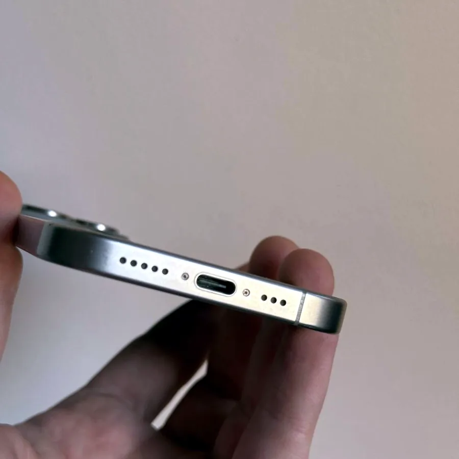 iPhone 15 Pro 256GB, отличное состояние